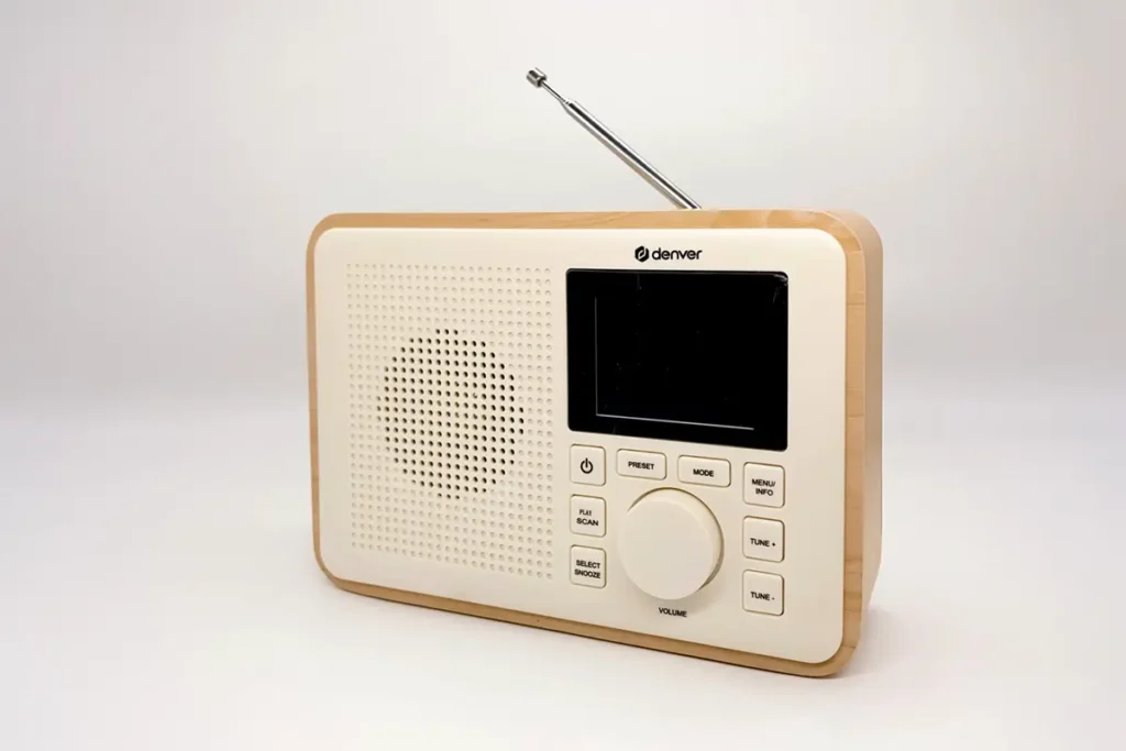 バイオマスABSを使ったラジオのパネル