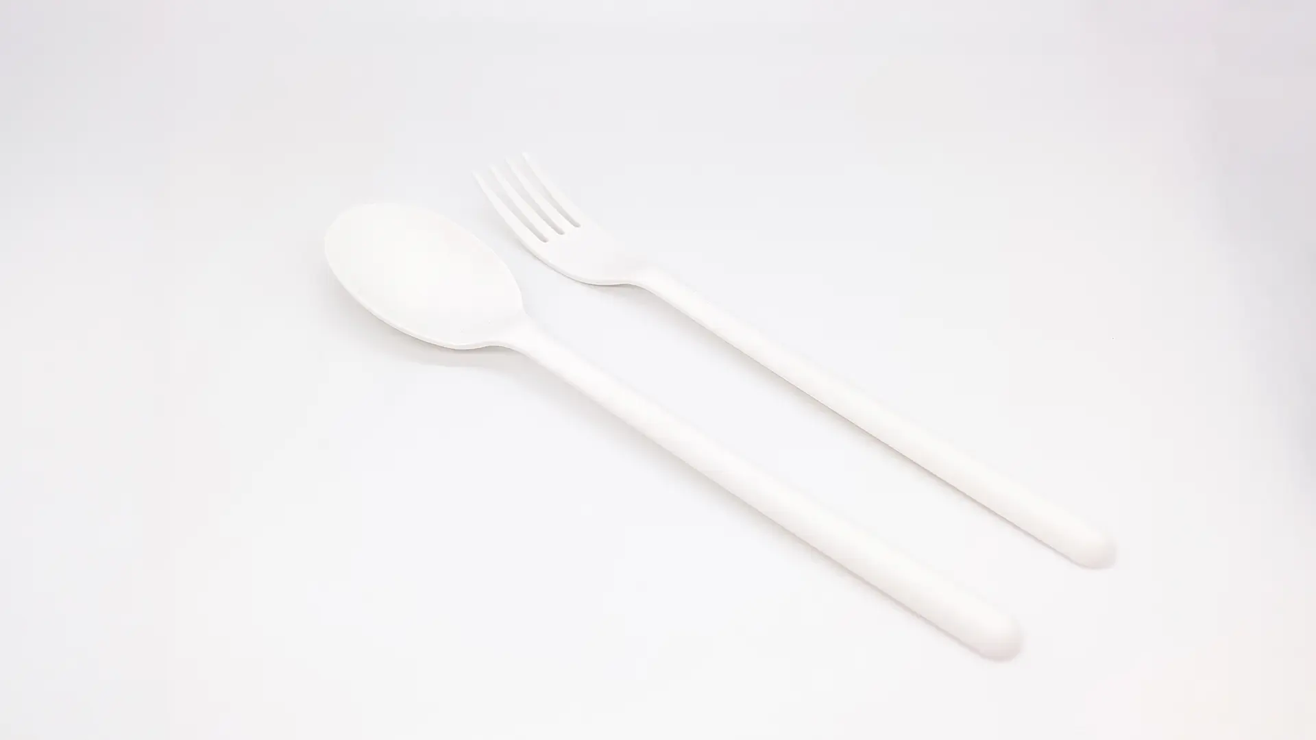 Nogakelのバイオマスプラスチック製カトラリー